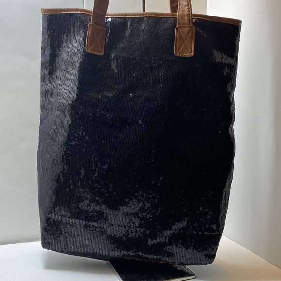 LUXOR LAS VEGAS TOTE - Picture 4 of 8